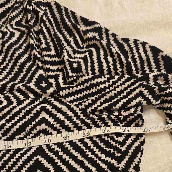 Michael Kors Monochrome Patterned Midi Dress - Picture 14 of 15